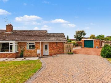 Hampton Evesham - Garden, Parking