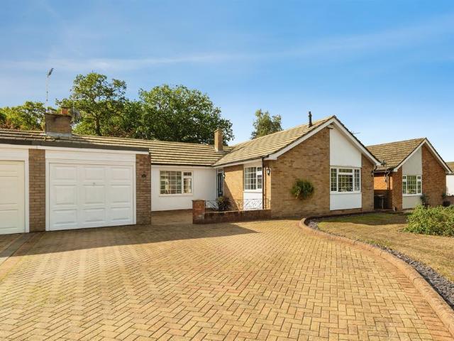 3 bedroom semi detached bungalow for sale