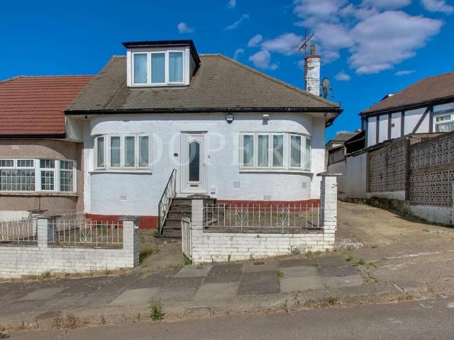 3 bedroom semi detached bungalow for sale