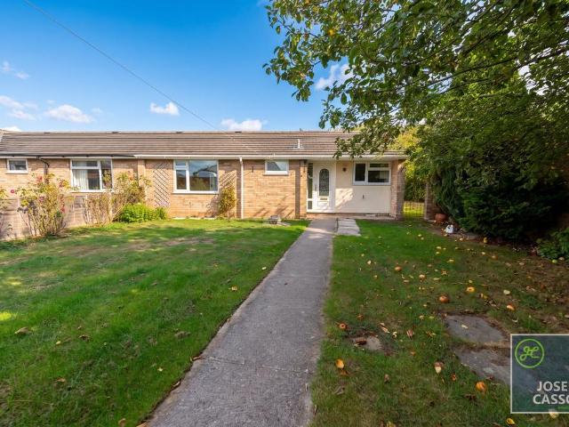 3 bedroom semi detached bungalow for sale