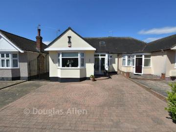 3 bedroom semi detached bungalow for sale