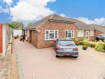 3 bedroom semi detached bungalow for sale