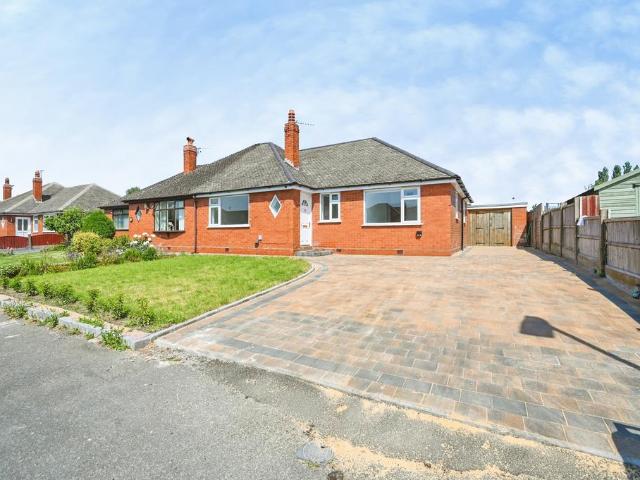 3 bedroom semi detached bungalow for sale