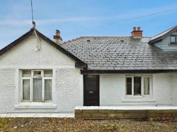 3 bedroom semi detached bungalow for sale