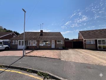 3 bedroom semi detached bungalow for sale