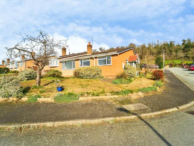 3 bedroom semi detached bungalow for sale