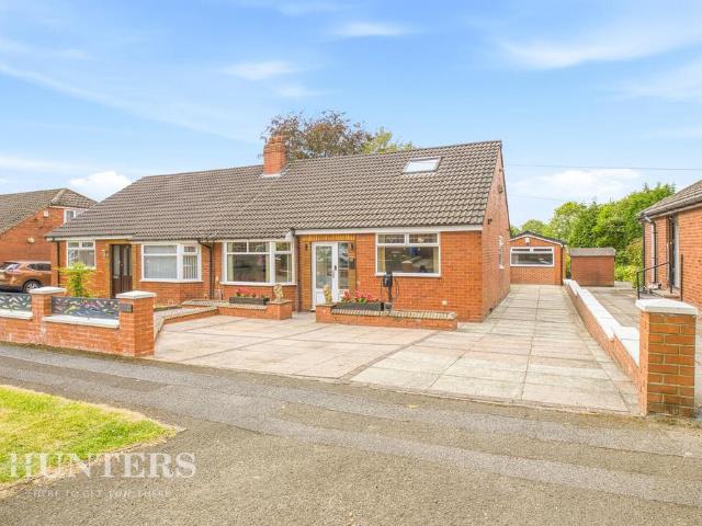 3 bedroom semi detached bungalow for sale