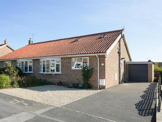 3 bedroom semi detached bungalow for sale