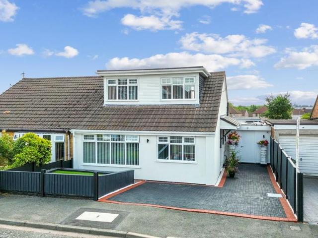 3 bedroom semi detached bungalow for sale