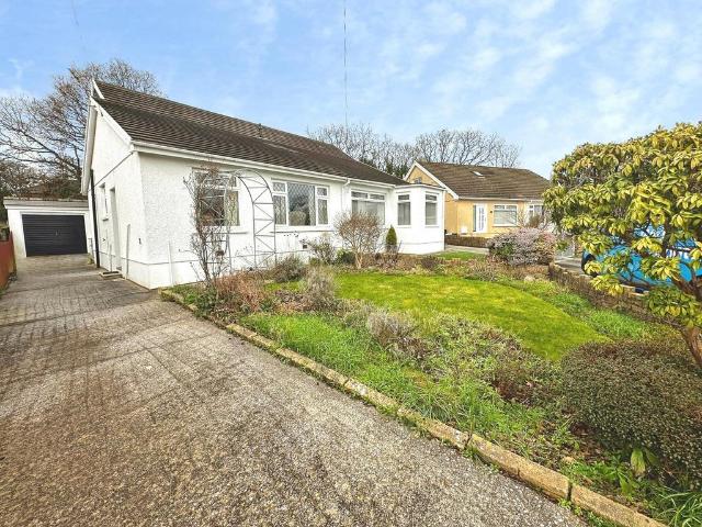 3 bedroom semi detached bungalow for sale