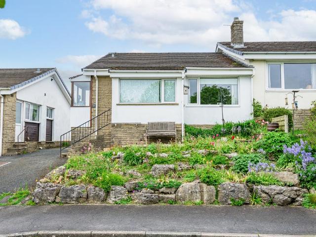 3 bedroom semi detached bungalow for sale