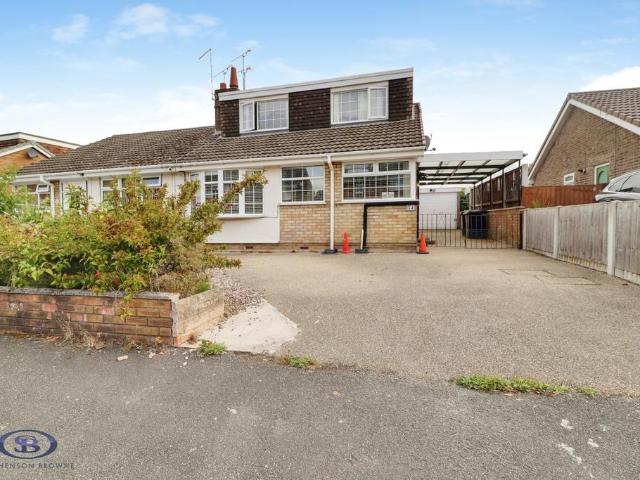 3 bedroom semi detached bungalow for sale