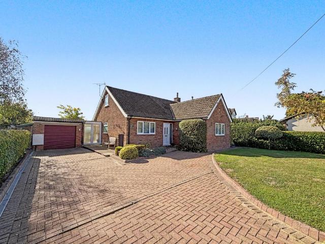 3 bedroom semi detached bungalow for sale