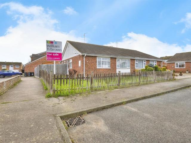 3 bedroom semi detached bungalow for sale