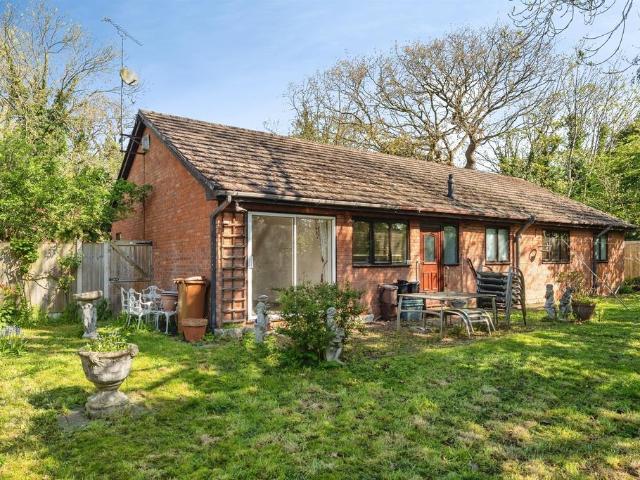 3 bedroom detached bungalow for sale
