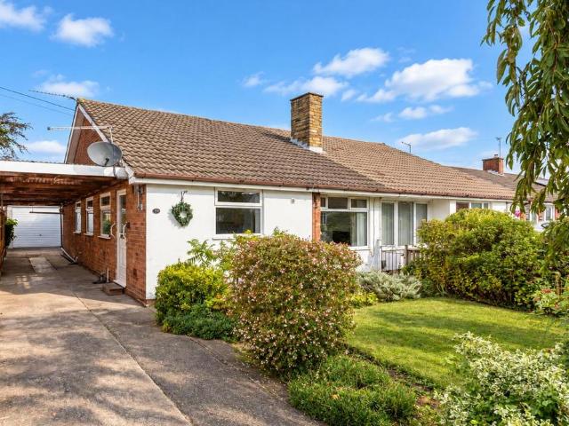 3 bedroom semi detached bungalow for sale
