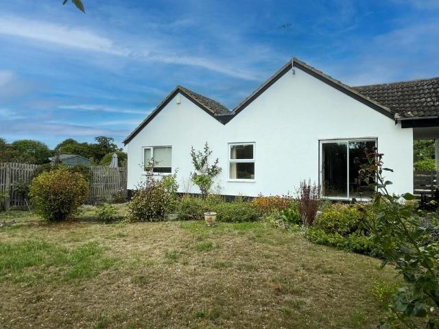 3 bedroom semi detached bungalow for sale