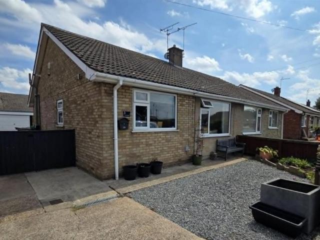 3 bedroom semi detached bungalow for sale