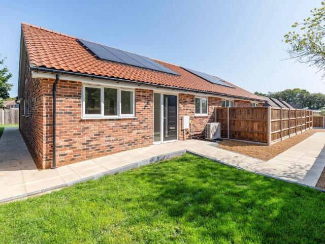 3 bedroom semi detached bungalow for sale