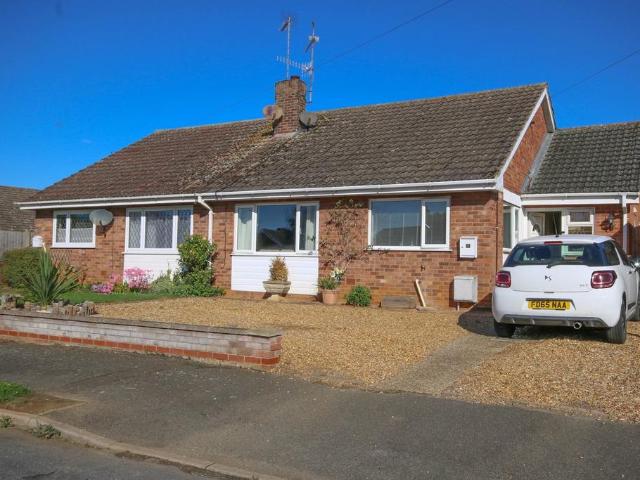 3 bedroom semi detached bungalow for sale