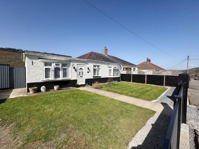 3 bedroom semi detached bungalow for sale