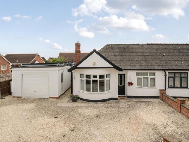 3 bedroom semi detached bungalow for sale