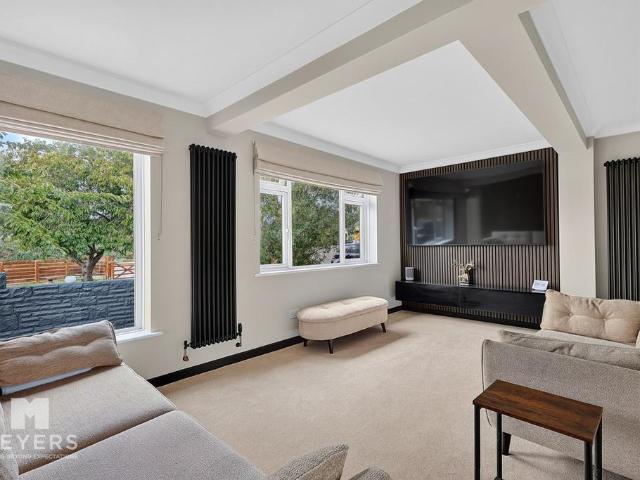 3 bedroom semi detached bungalow for sale