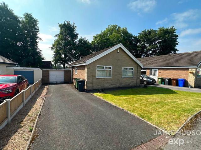 3 bedroom semi detached bungalow for sale