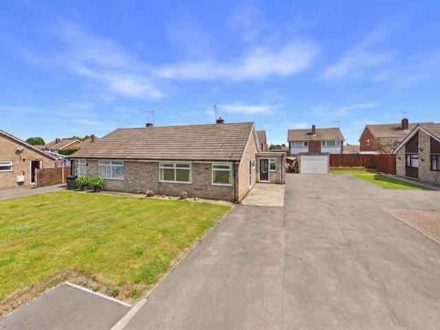 3 bedroom semi detached bungalow for sale