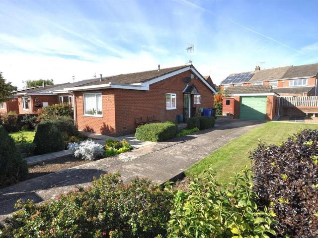 3 bedroom semi detached bungalow for sale