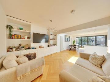 3 bedroom semi detached bungalow for sale