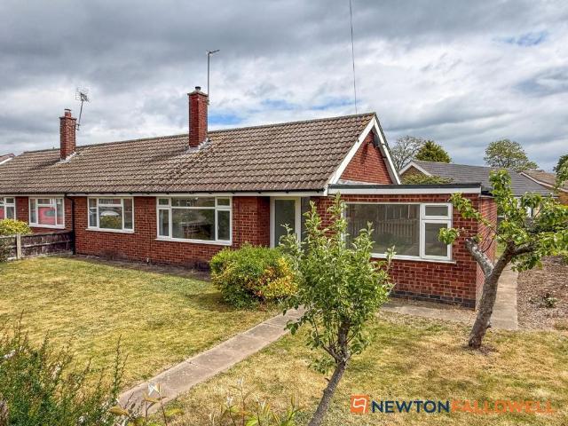 3 bedroom semi detached bungalow for sale