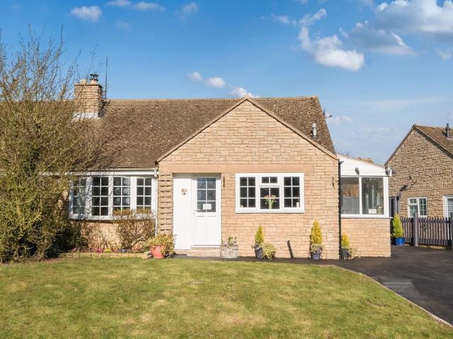 3 bedroom bungalow for sale