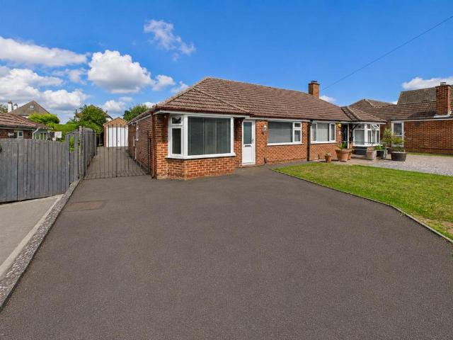 3 bedroom semi detached bungalow for sale
