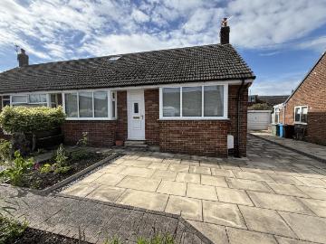 3 bedroom semi detached bungalow for sale