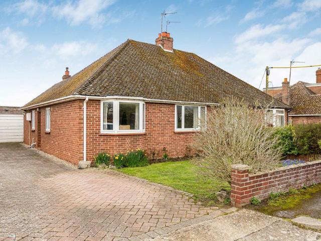 3 bedroom semi detached bungalow for sale