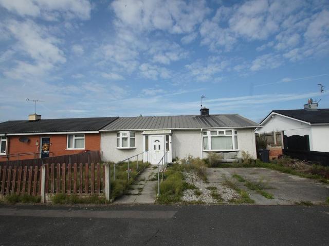 3 bedroom semi detached bungalow for sale