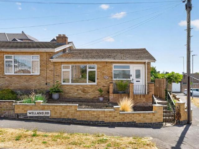 3 bedroom semi detached bungalow for sale