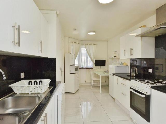 3 bedroom semi detached bungalow for sale