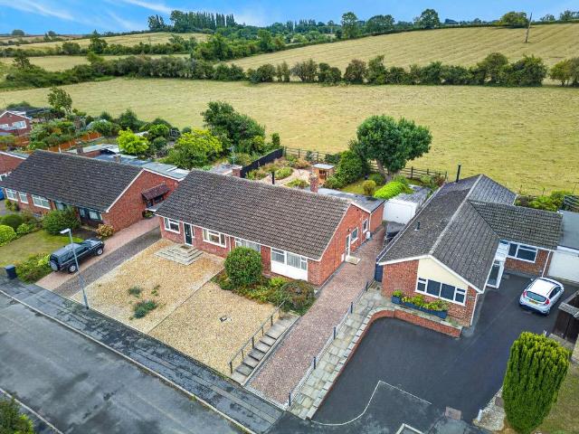 3 bedroom semi detached bungalow for sale