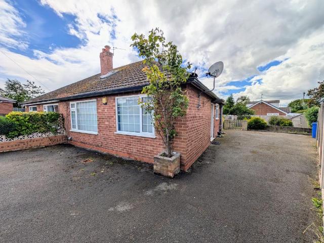 3 bedroom semi detached bungalow for sale