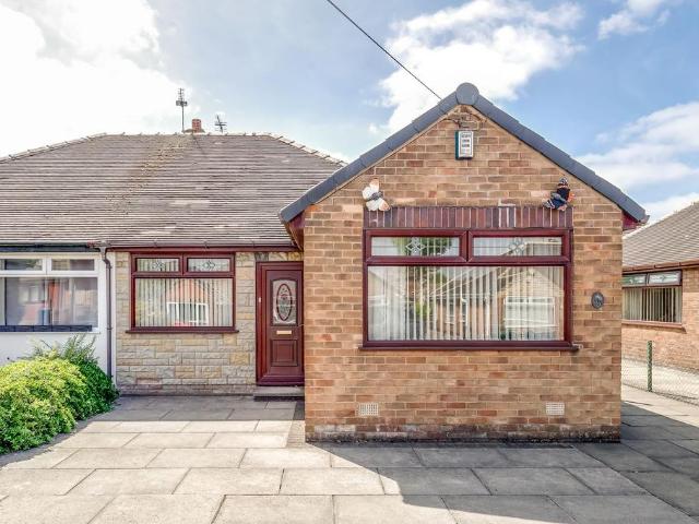 3 bedroom semi detached bungalow for sale