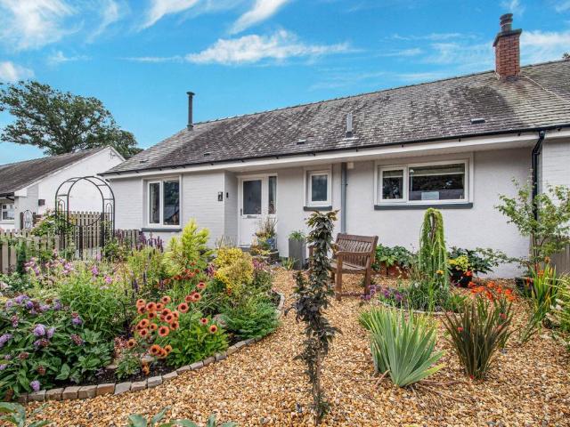 3 bedroom semi detached bungalow for sale