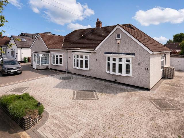 3 bedroom semi detached bungalow for sale