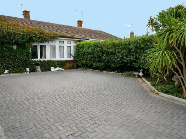 3 bedroom semi detached bungalow for sale