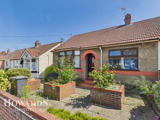 3 bedroom semi detached bungalow for sale