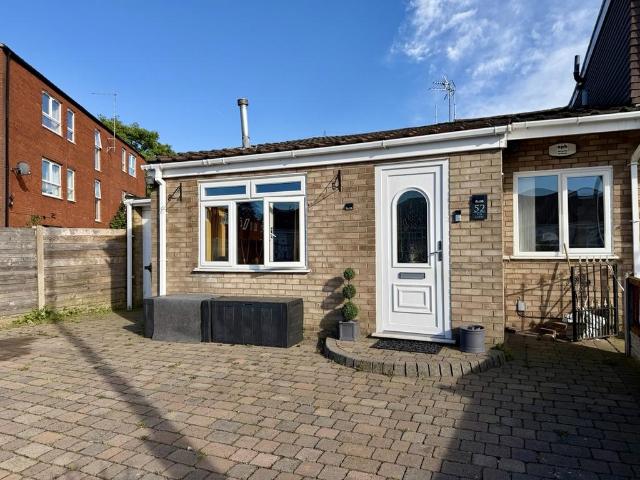 3 bedroom semi detached bungalow for sale