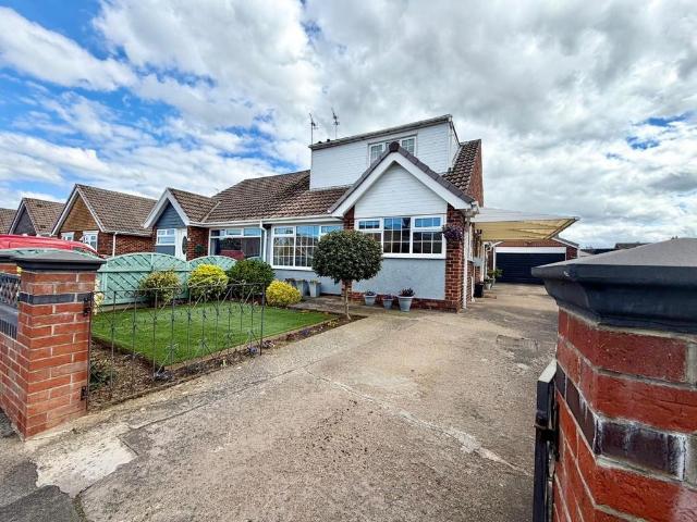 3 bedroom semi detached bungalow for sale