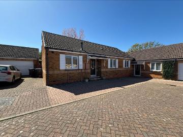 3 bedroom semi detached bungalow for sale