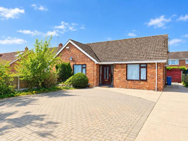 3 bedroom semi detached bungalow for sale